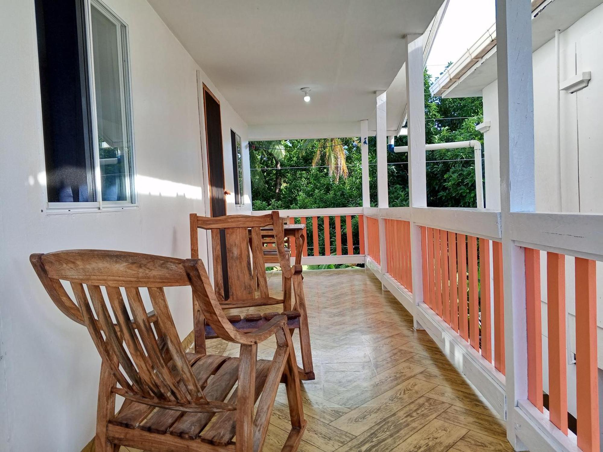 Christina'S Guest House Official Little Corn Island Exterior photo