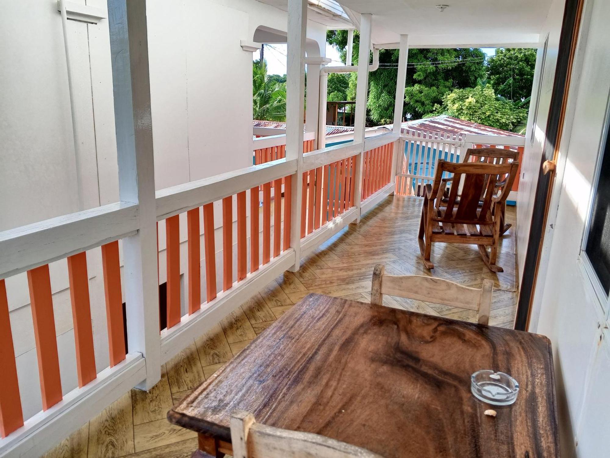 Christina'S Guest House Official Little Corn Island Exterior photo